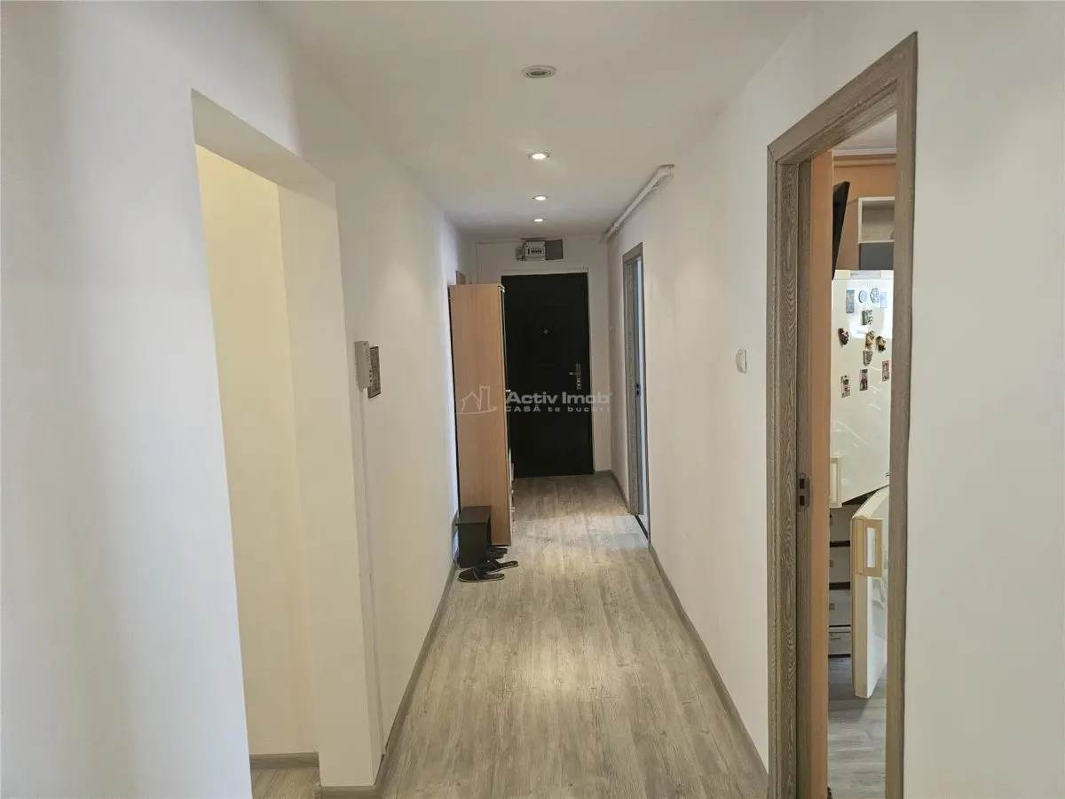 Resita, Appartement 3 Chambres, Meublé et Équipé, Calea Timisoarei - foto 10