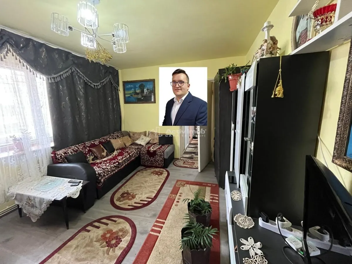 Caransebes, Apartamento de 2 Dormitorios, Distribución Semiseparada - foto 1