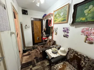 Caransebes, Apartamento de 2 Dormitorios, Distribución Semiseparada - foto 5