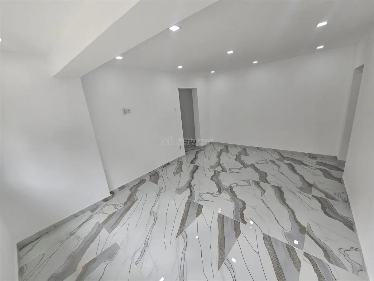 Reşiţa, Apartamento 2 Dormitorios, Renovado, Planta Baja, Micro 2 - foto 12