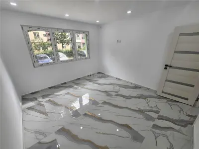 Reşiţa, Apartamento 2 Dormitorios, Renovado, Planta Baja, Micro 2 - foto 14