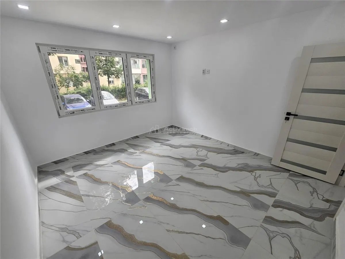 Reşiţa, Apartamento 2 Dormitorios, Renovado, Planta Baja, Micro 2 - foto 14