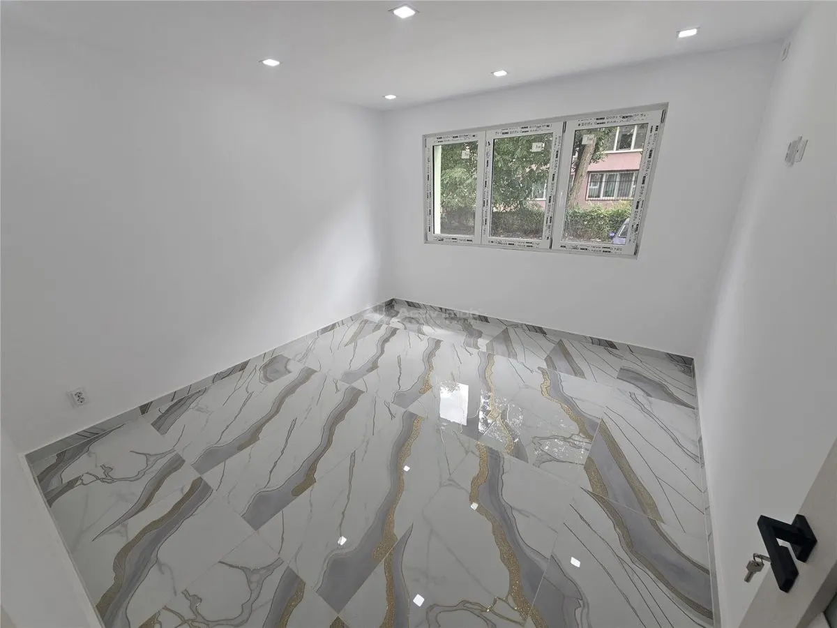 Reşiţa, Apartamento 2 Dormitorios, Renovado, Planta Baja, Micro 2 - foto 3