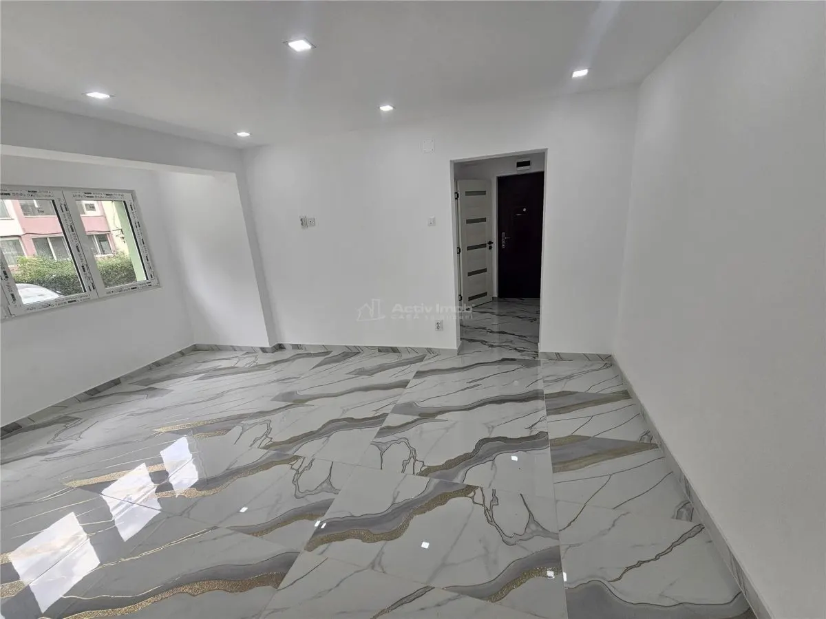Reşiţa, Apartamento 2 Dormitorios, Renovado, Planta Baja, Micro 2 - foto 22