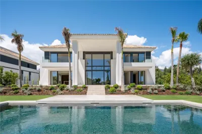 Villa en venta en Malaga - foto 2