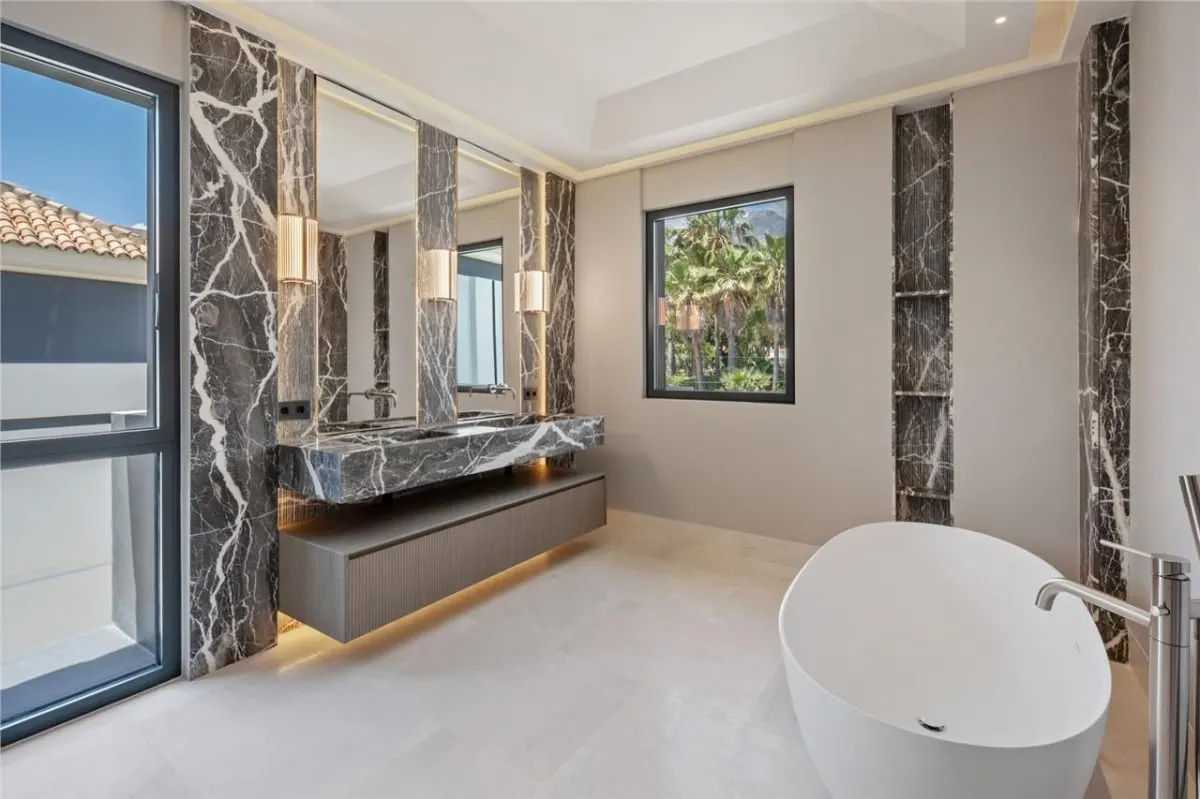 Villa en venta en Malaga - foto 7