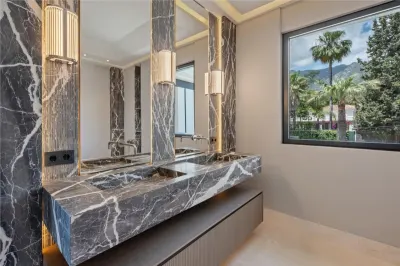 Villa en venta en Malaga - foto 8