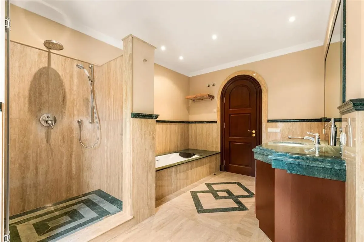 Villa en Venta en Malaga - foto 8