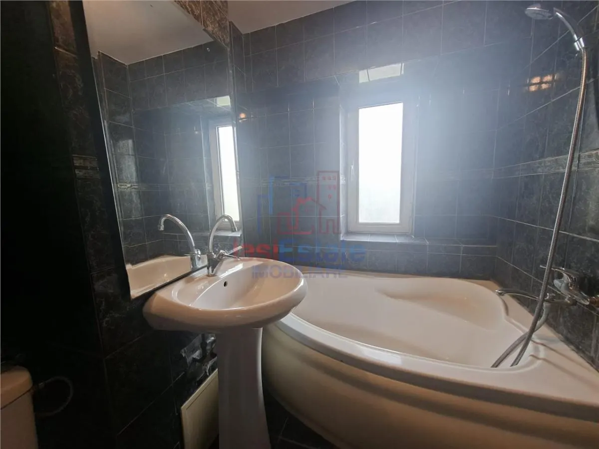 3-Bedroom Apartment, Centre - Independentei - foto 13