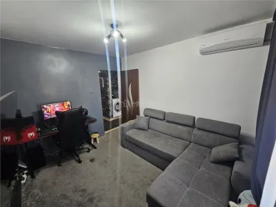 Reşiţa, Apartamento 3 Dormitorios, Amueblado y Equipado, Micro 4 - foto 17