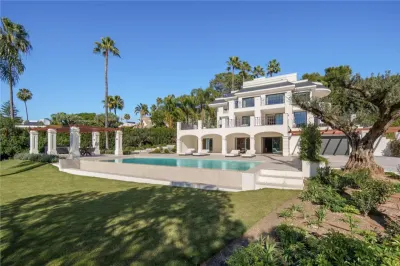 Villa en Venta en Malaga - foto 2
