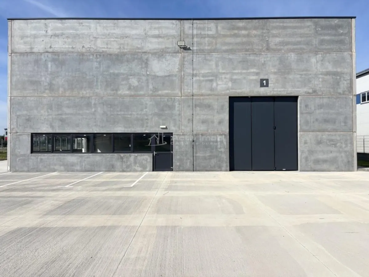 Hale industriale de vanzare s – Oradea, adiacent Parcului Industrial I - foto 1