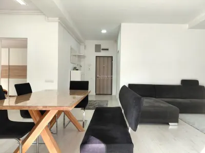 拜亚马雷 – 3卧室公寓，现代楼宇配电梯及停车场 - Baia Mare