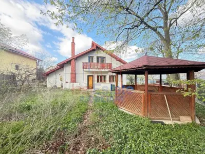 Barnova Villa P+1, 118 sqm, 573 sqm Plot Near Town Hall - foto 1