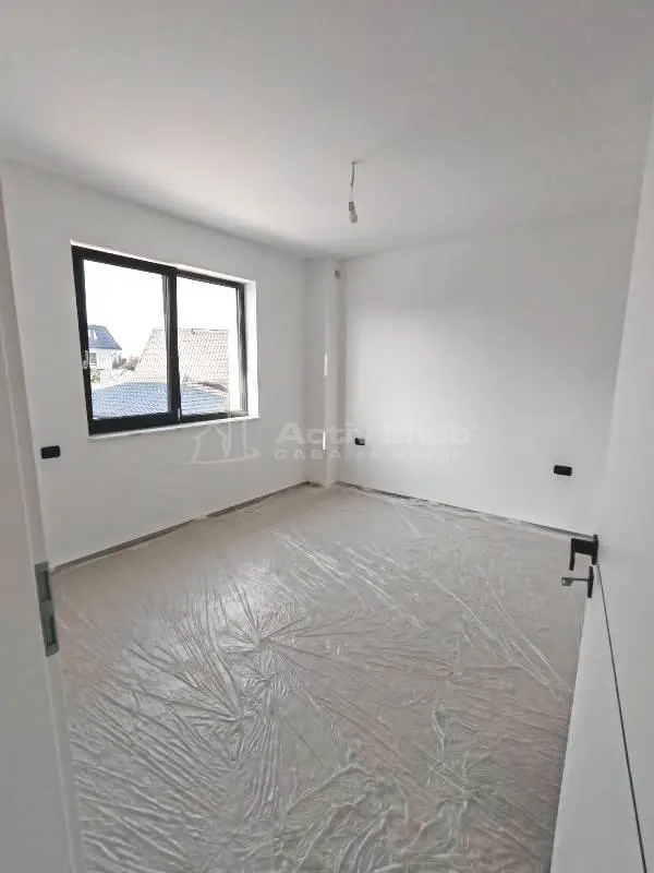 House / villa for sale 115 sqm in Bucuresti, Prelungirea Ghencea area - foto 7