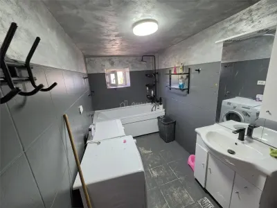 Maison Individuelle de 4 Chambres près d'Arad - foto 9