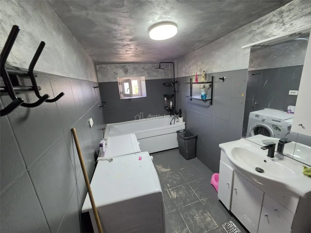 Maison Individuelle de 4 Chambres près d'Arad - foto 9