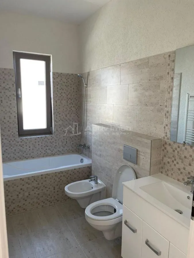 Single-storey Modern House - Tamasi, Corbeanca - 4 Bedrooms, 2 Bathrooms - foto 6