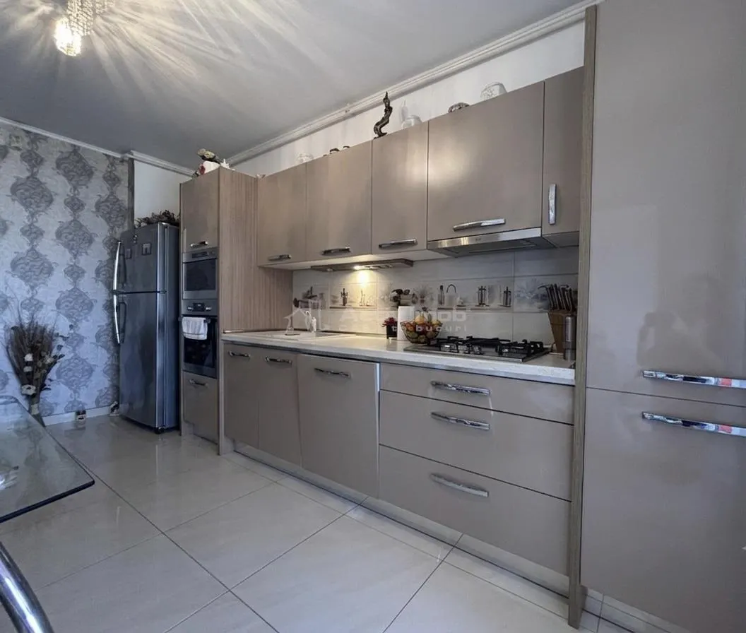 Apartamento 2 Dormitorios Ared – Vistas al Centro – Balcón – Prima Shops - foto 4