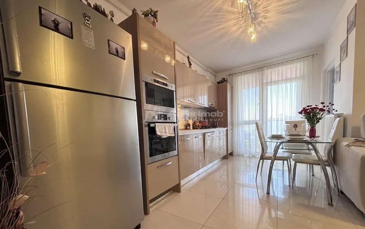 Apartamento 2 Dormitorios Ared – Vistas al Centro – Balcón – Prima Shops - foto 5