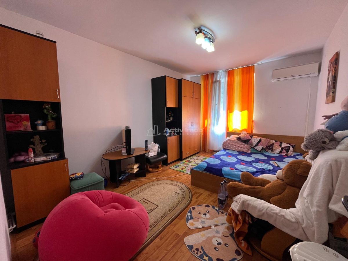 Apartment with 1 bedrooms for sale 33 sqm in Lugoj - foto 11