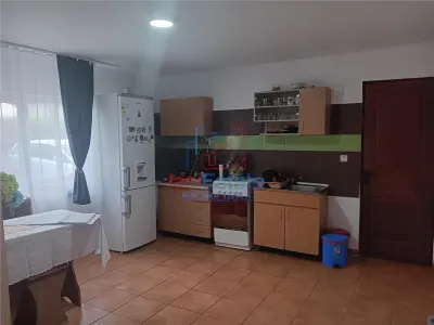 Vorovesti, Casa de una Planta con Doble Acceso a Calle, Terreno 690 m² - foto 11