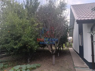 Vorovesti, Casa de una Planta con Doble Acceso a Calle, Terreno 690 m² - foto 3