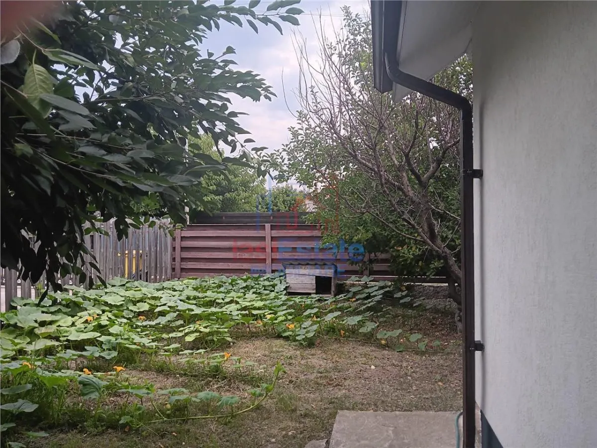 Vorovesti, Casa de una Planta con Doble Acceso a Calle, Terreno 690 m² - foto 4