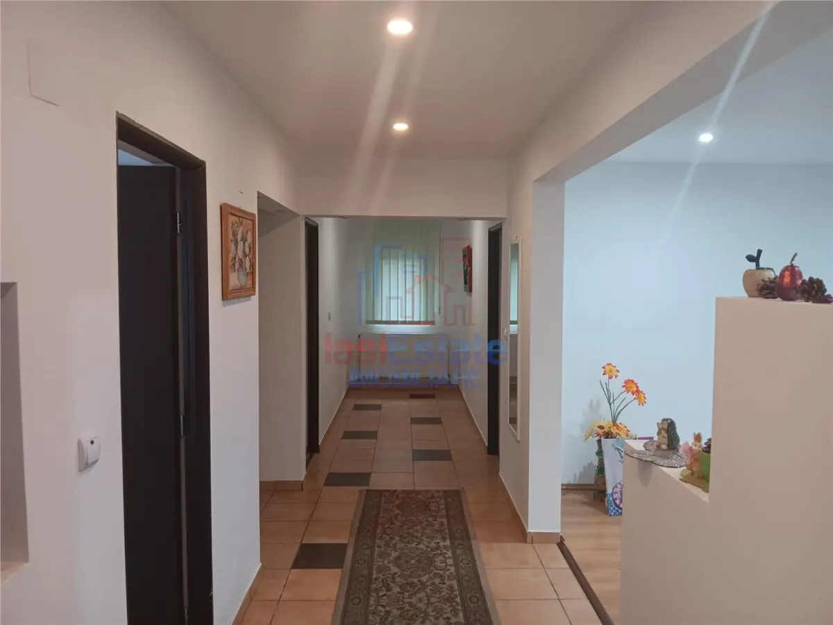 Vorovesti, Casa de una Planta con Doble Acceso a Calle, Terreno 690 m² - foto 7