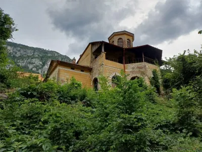 Baile Herculane, De Vanzare Vila Miramonte, 3204 Mp. Teren Intravilan, In Centrul Orasului - foto 2