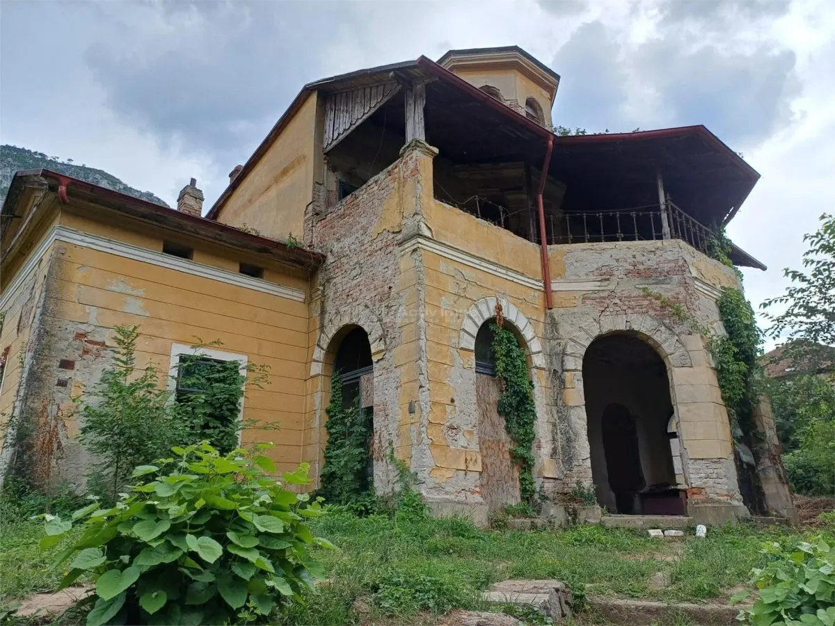 Baile Herculane, De Vanzare Vila Miramonte, 3204 Mp. Teren Intravilan, In Centrul Orasului - foto 3