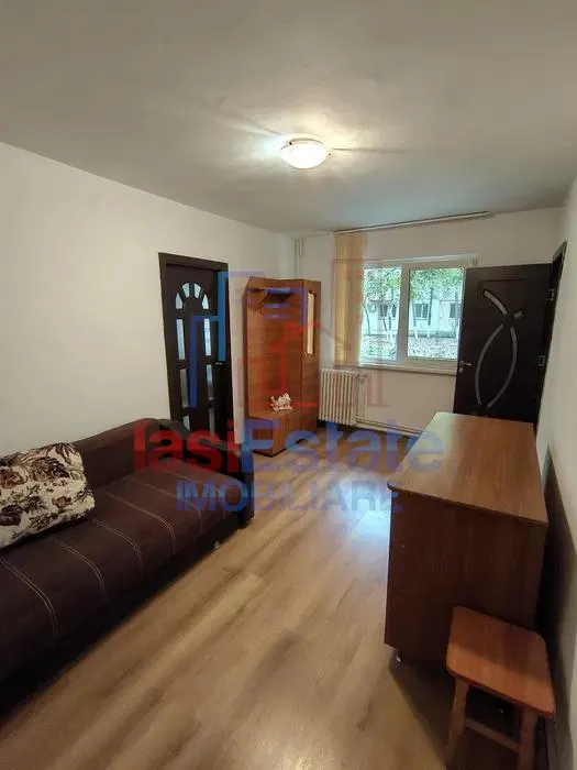 Apartament 2 Camere Alexandru cel Bun - Liceul Miron Costin - foto 1