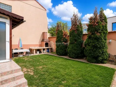 Elegante Villa de Cuatro Dormitorios con Sótano, Jardín y Terraza - foto 18
