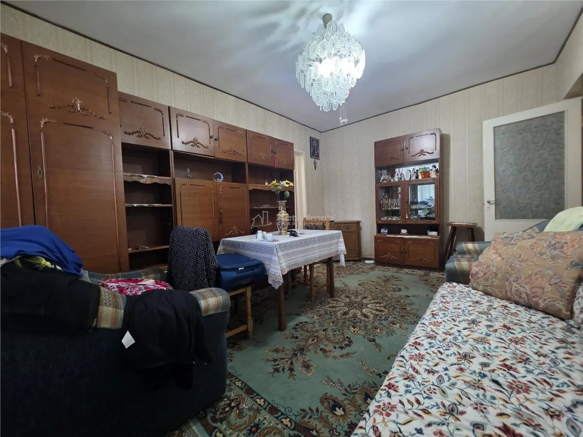 Apartamento de 2 Dormitorios, Planta Baja, 45 m², Nicolae Balcescu, Buzau - foto 2
