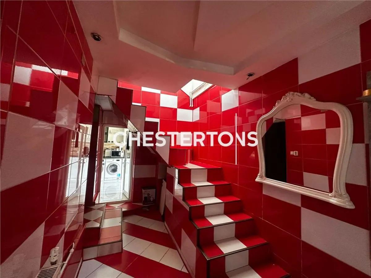 Vila cu pozitionare excelenta - 5 camera 3 bai, complet mobilata - foto 6