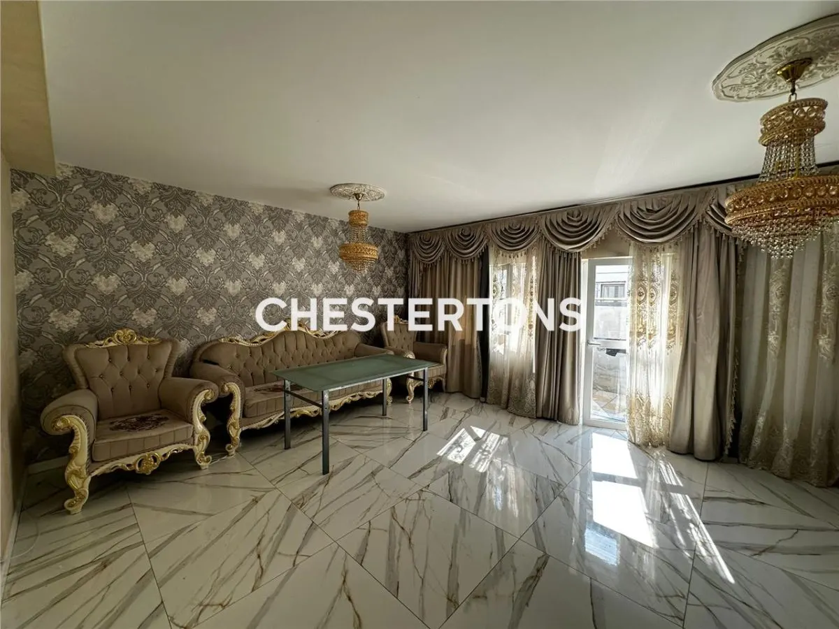 Casa insiruita cu finisaje si mobilier Lux cu curte - foto 1