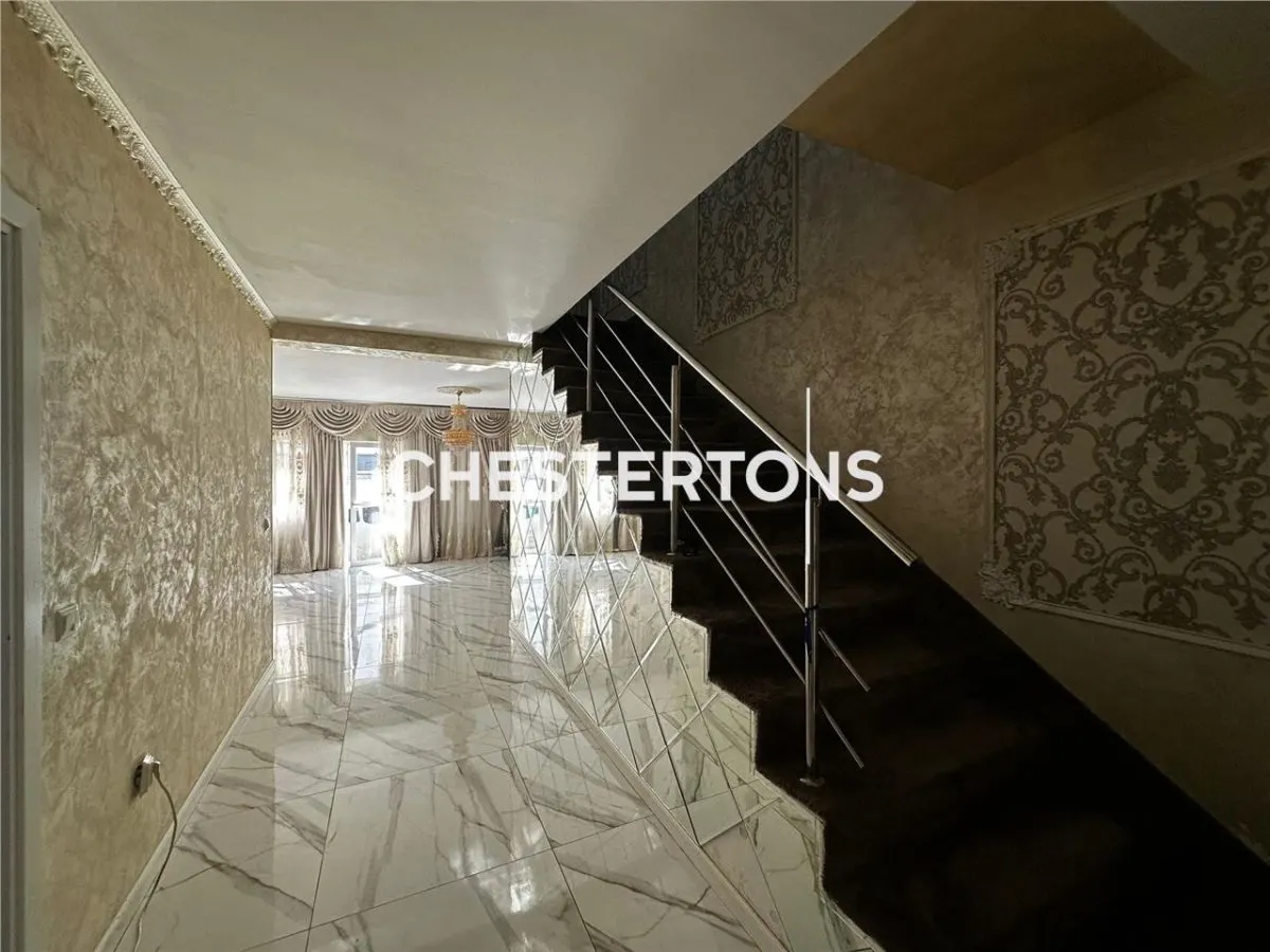 Casa insiruita cu finisaje si mobilier Lux cu curte - foto 5