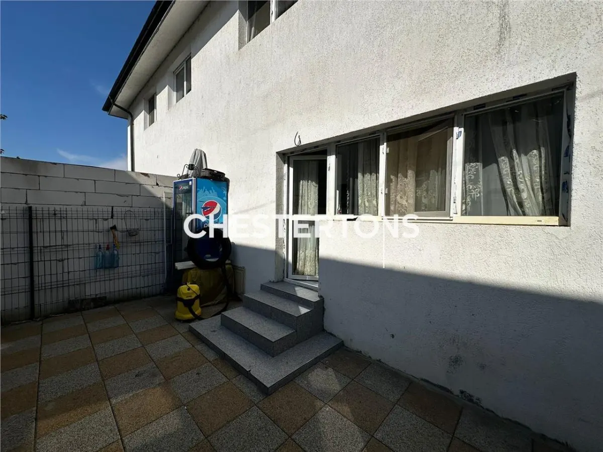 Casa insiruita cu finisaje si mobilier Lux cu curte - foto 10