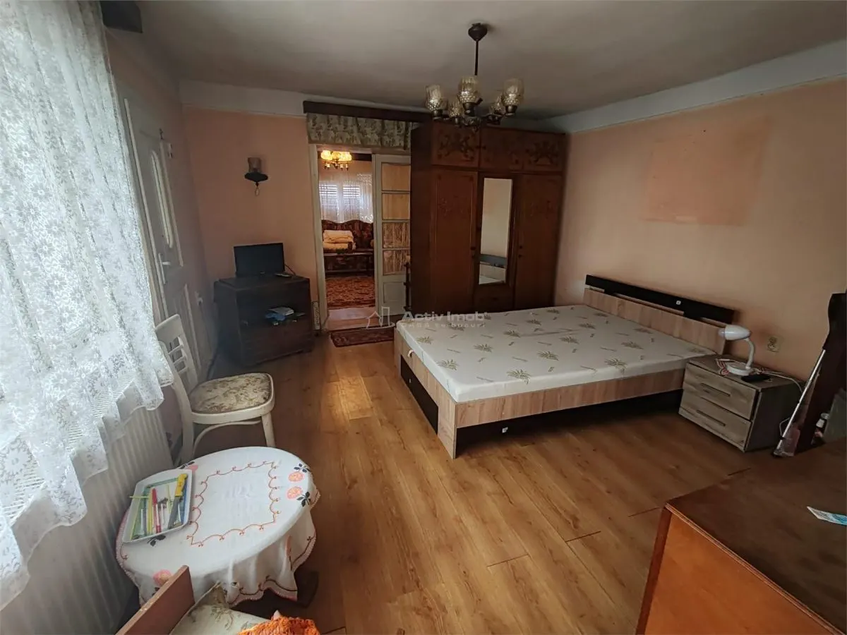 Bocsa Montana, Casa cu pridvor generos, ideala pentru familie extinsa. - foto 20