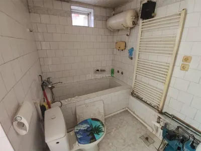 Bocsa Montana, Casa cu pridvor generos, ideala pentru familie extinsa. - foto 21