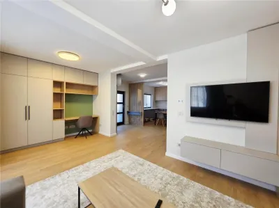 Premier Loyer | Maison Jumelée Moderne Spacieuse et Entièrement Équipée – Ghiroda, Timis - foto 2