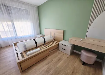 Premier Loyer | Maison Jumelée Moderne Spacieuse et Entièrement Équipée – Ghiroda, Timis - foto 12