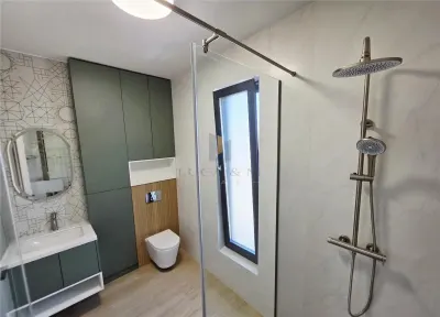 Premier Loyer | Maison Jumelée Moderne Spacieuse et Entièrement Équipée – Ghiroda, Timis - foto 24