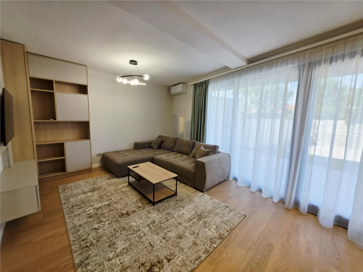 Premier Loyer | Maison Jumelée Moderne Spacieuse et Entièrement Équipée – Ghiroda, Timis - foto 4