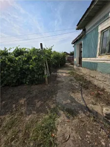 Casa 80 mp, teren 750 mp, sat Rosioru- Cochirleanca - Cochirleanca