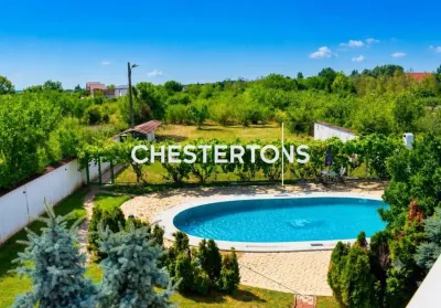 House / villa for sale sqm in Domnesti, Central area - Domnesti