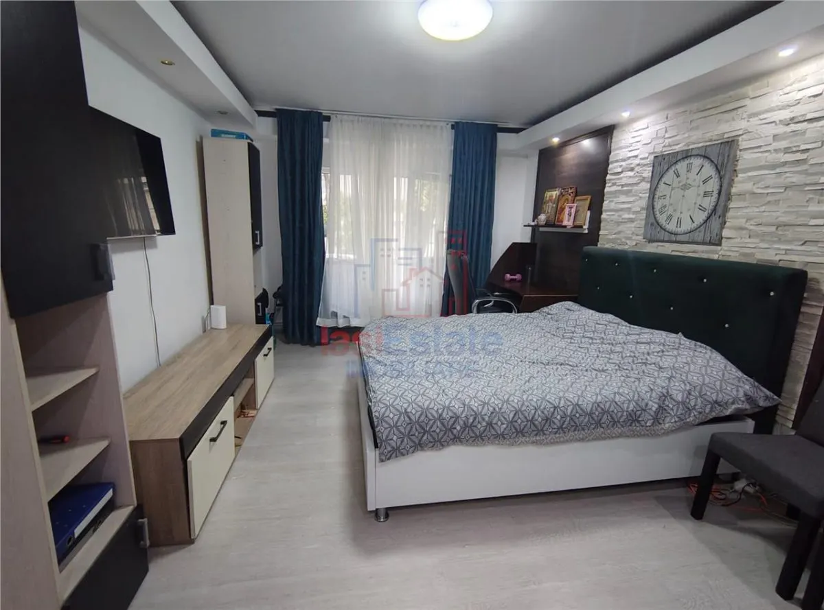 Apartamento de 3 Dormitorios, Zona Nicolina - Tudor Neculai - foto 1