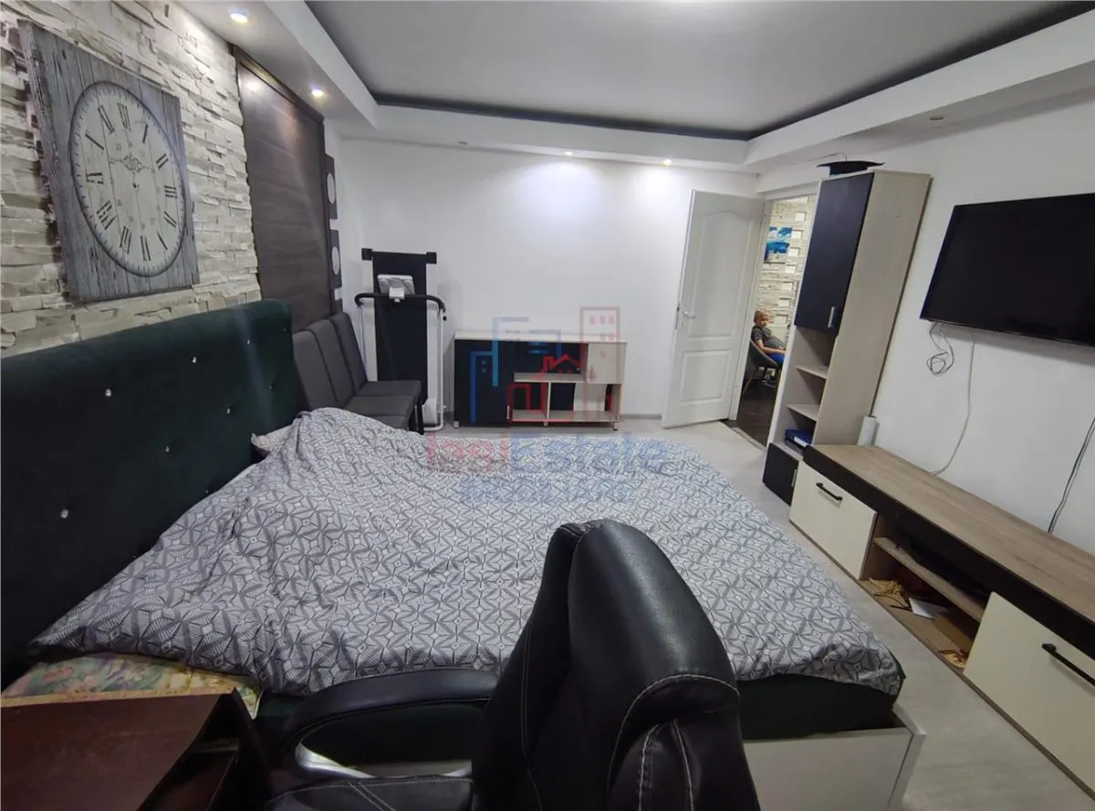 Apartamento de 3 Dormitorios, Zona Nicolina - Tudor Neculai - foto 12