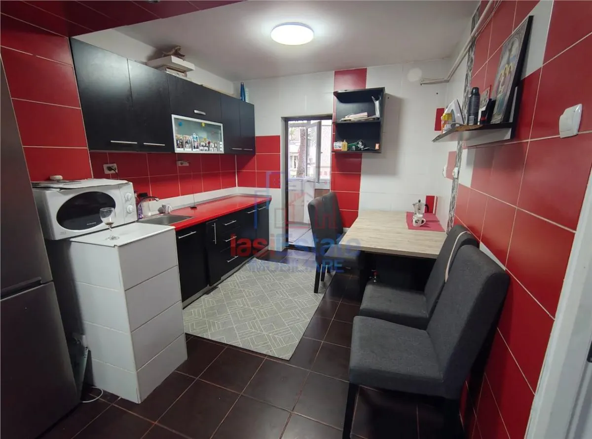 Apartamento de 3 Dormitorios, Zona Nicolina - Tudor Neculai - foto 4