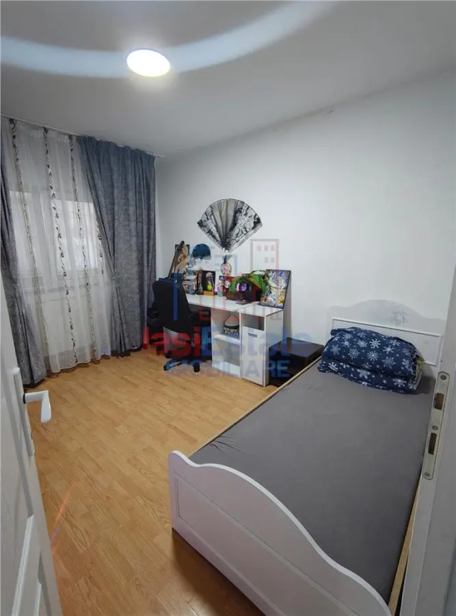 Apartamento de 3 Dormitorios, Zona Nicolina - Tudor Neculai - foto 6